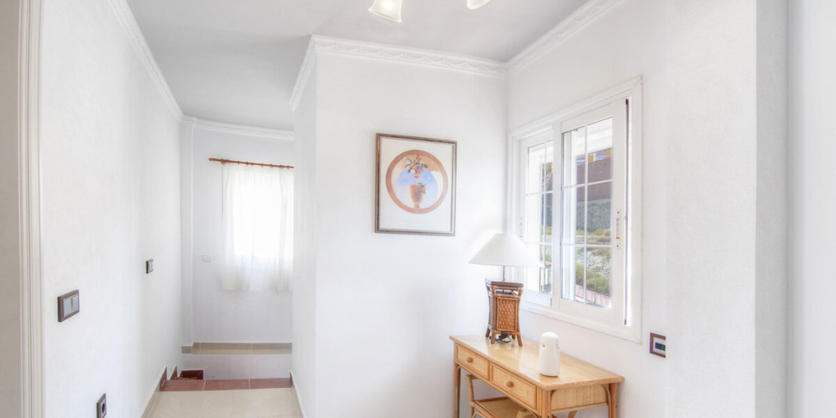 Illuminazione accogliente per l'ingresso di casa