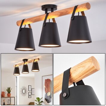 Plafoniera lineare Andian in stile Boho con barra in legno e 3 paralumi neri